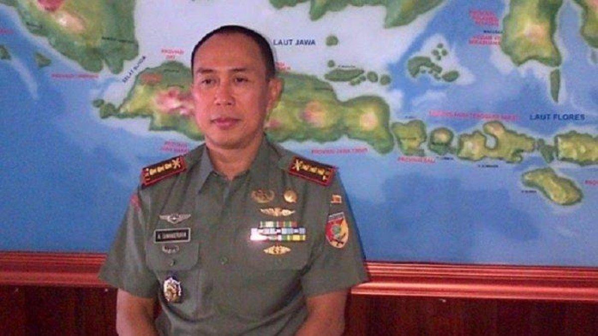 GUBERNUR SULTRA - Andi Sumangerukka Gubernur Sulawesi Tenggara (Sultra) 2025 dokumen Facebook Andi Sumangerukka (5/3/2025). Andi Sumangerukka merupakan mantan Panglima Komando Daerah Militer atau Pangdam XIV Hasanuddin.