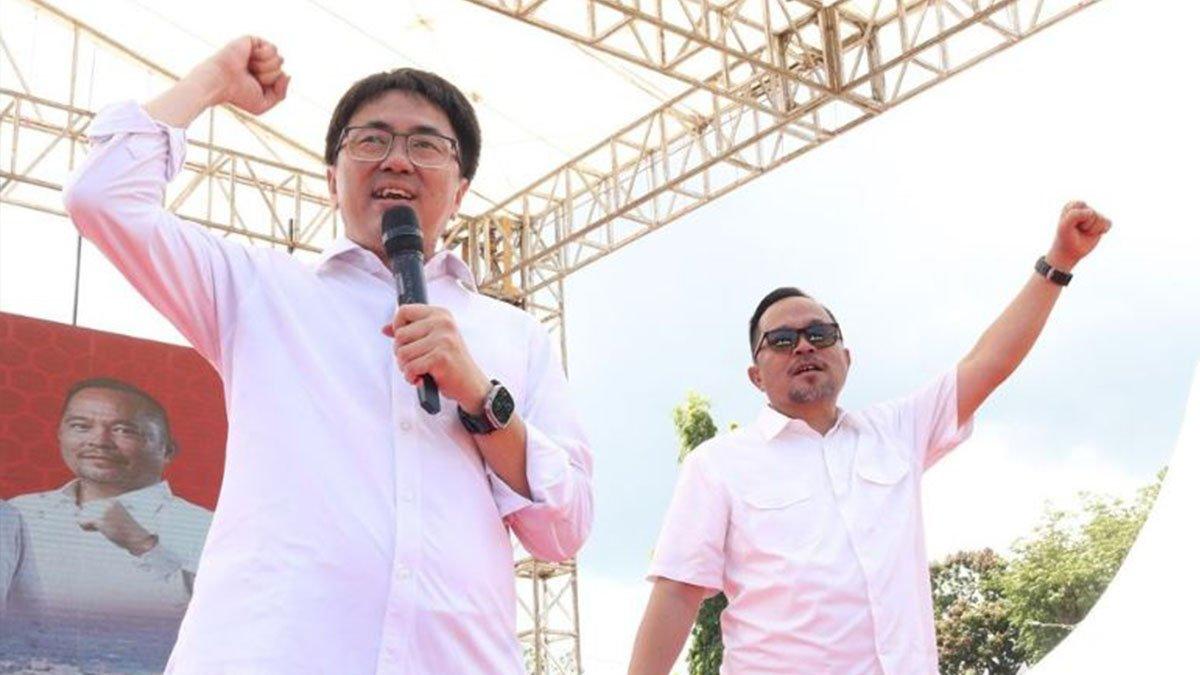 Cek elektabilitas Andrei Angouw-Richard Sualang di Pilkada Manado 2024, ada modal kuat sebagai petahana.