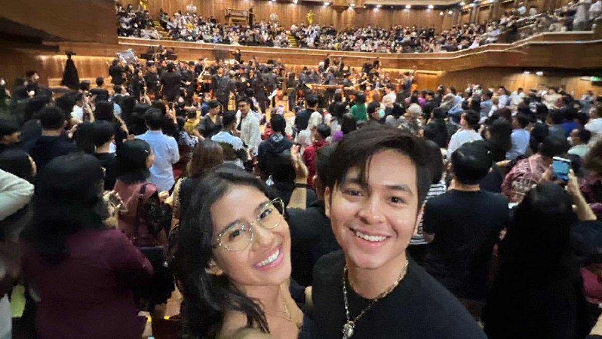 Angga Yunanda bersama kekasih.