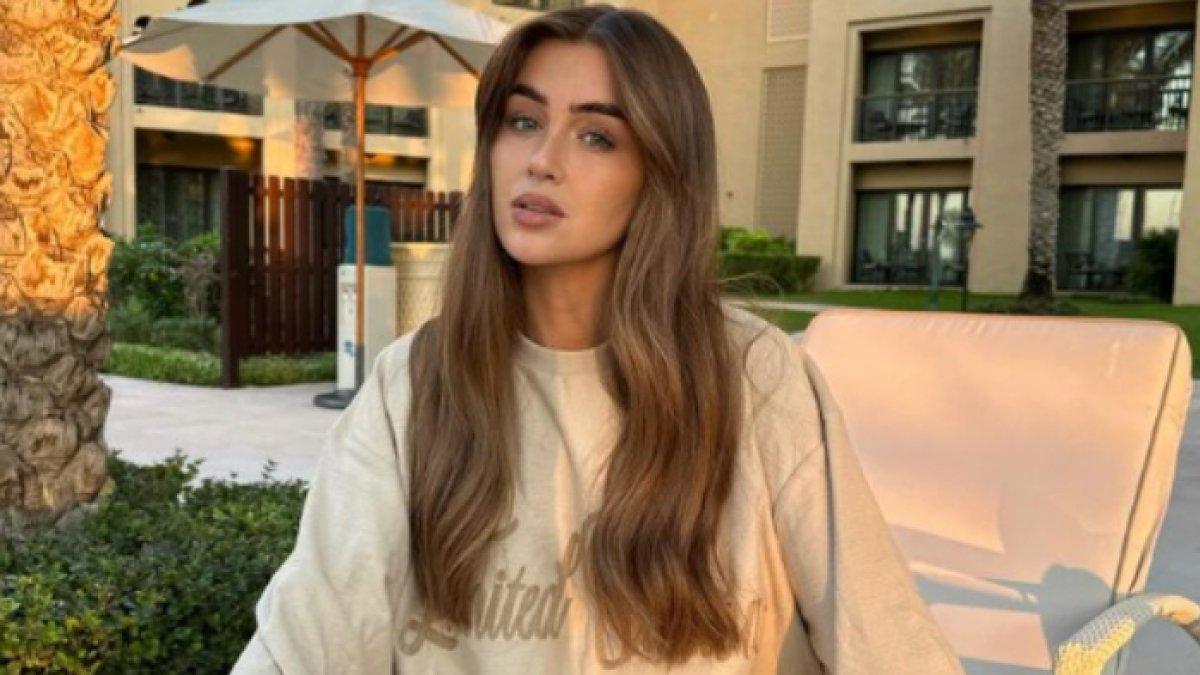 Artis cantik Georgia Steel