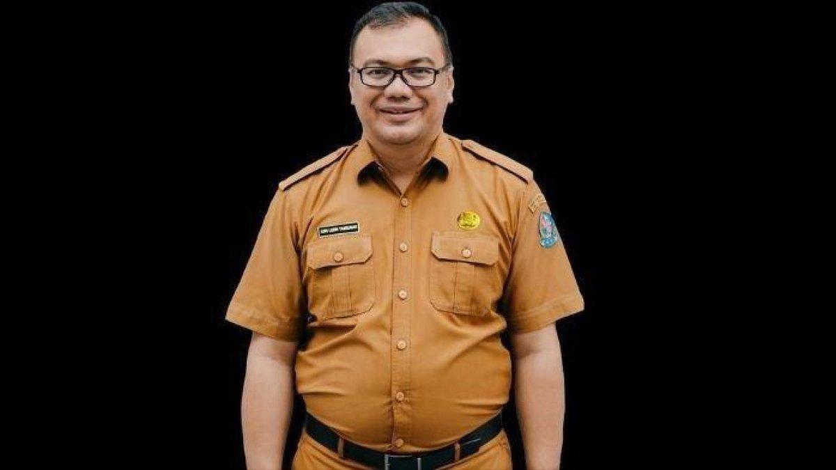BUPATI DELI SERDANG - Potret dr. Asri Ludin Tambunan Bupati Deli Serdang 2025 yang akan dilantik Presiden Prabowo pada 20 Februari 2025. Asri Ludin Tambunan tercatat memiliki harta kekayaan sebesar Rp24.388.987.419