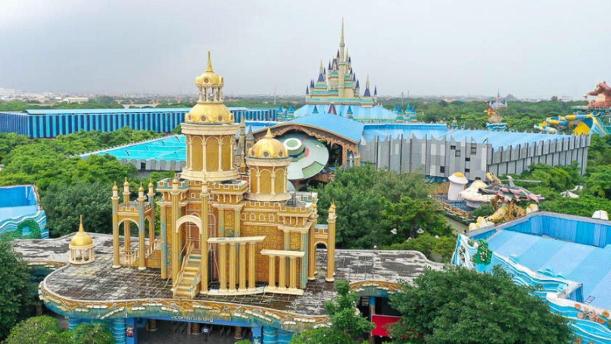 WISATA SERU - Potret Atlantis Land disadur dari Kompas.com pada Jumat (28/3/2025). Atlantis Land berada di Surabaya, Jawa Timur.