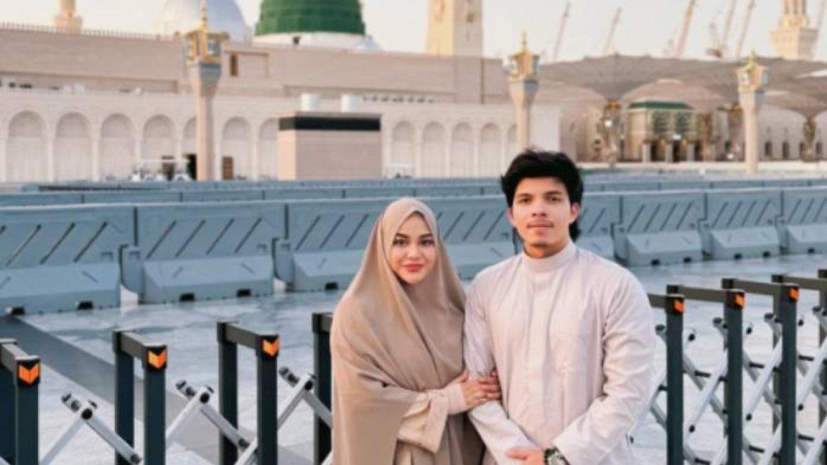 Atta Halilintar dan Aurel Hermansyah naik Haji