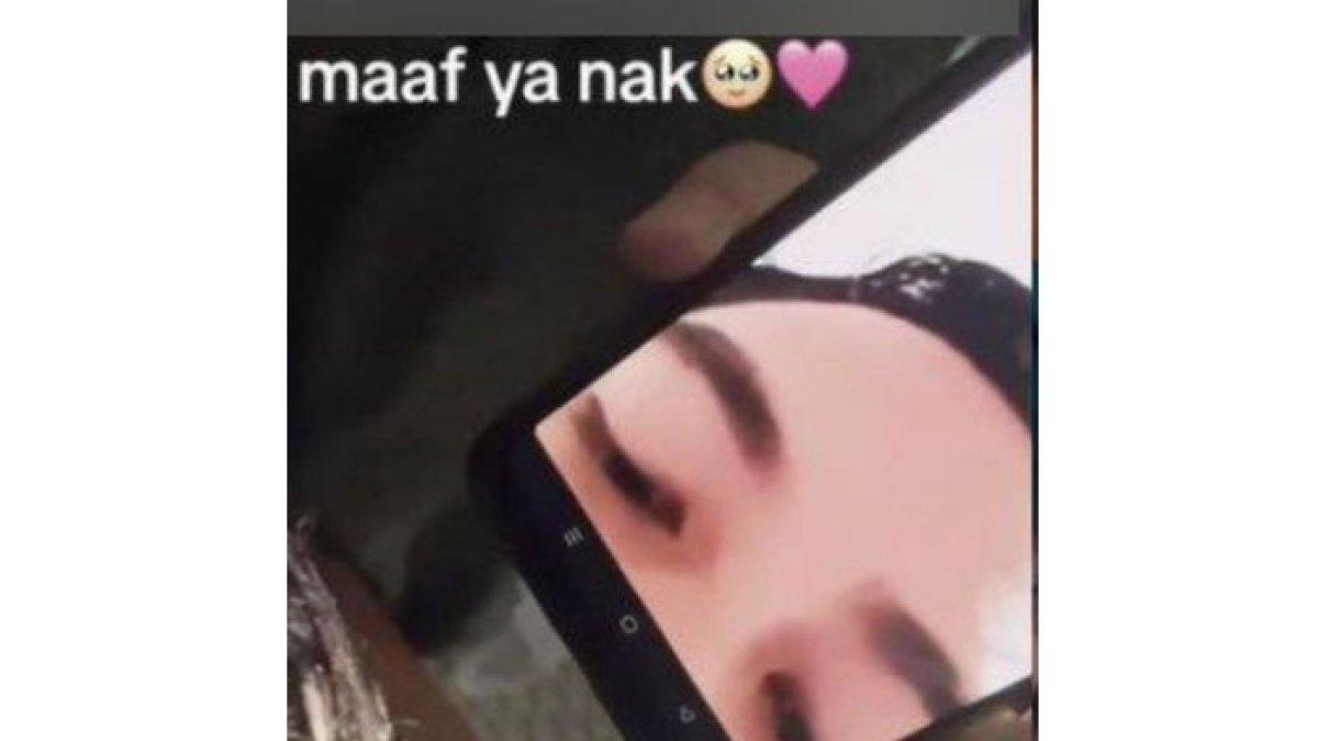 Ayah azani bayinya lewat video call.