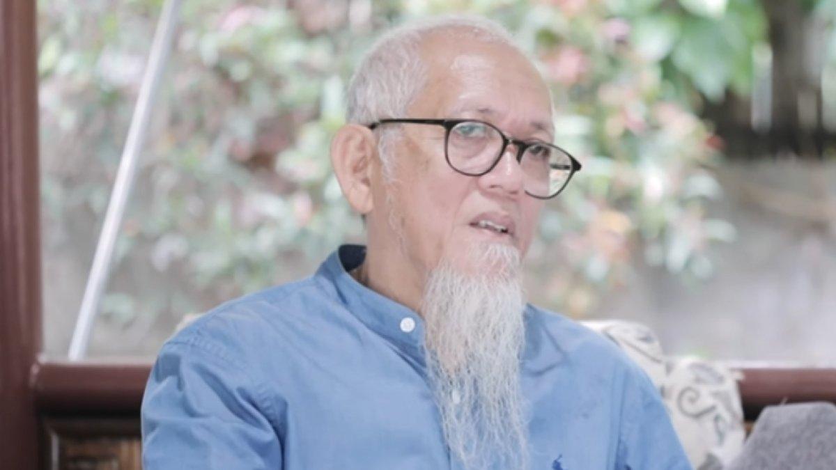 AYAH SHANDY AULIA - Potret Kemas Jimmy Effendy Husin diambil dari YouTube pada Jumat (11/7/2025). Ia masih berharap Shandy Aulia memeluk agama Islam.