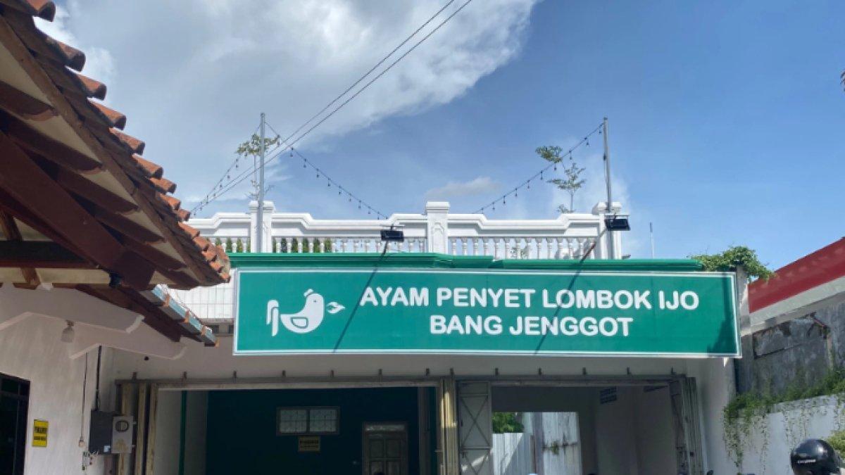 KULINER KHAS KLATEN: Situasi warung Ayam Penyet Lombok Ijo Bang Jenggot