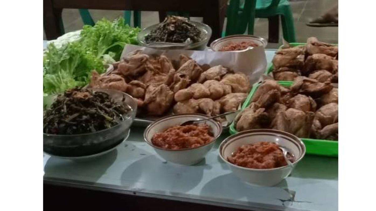 AYAM GORENG KLATEN: Ayam/Bebek Goreng Bu Ifah di Klaten