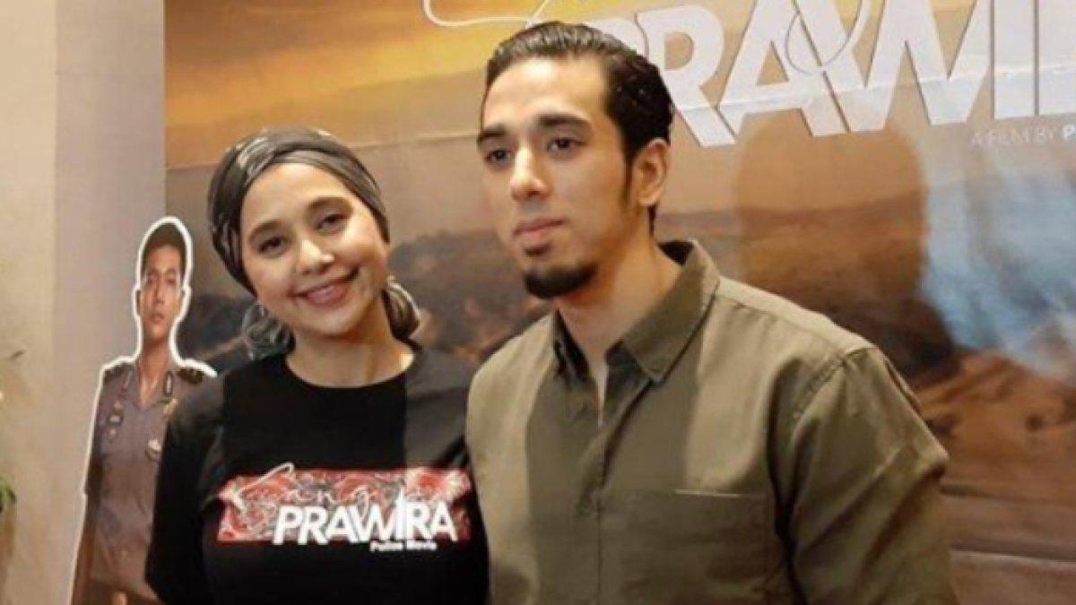 Ayu Azhari bersama anaknya, Axel Djody Gondokusumo