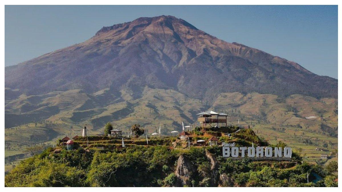 Keindahan gunung yang megah di sekitar puncak botorono