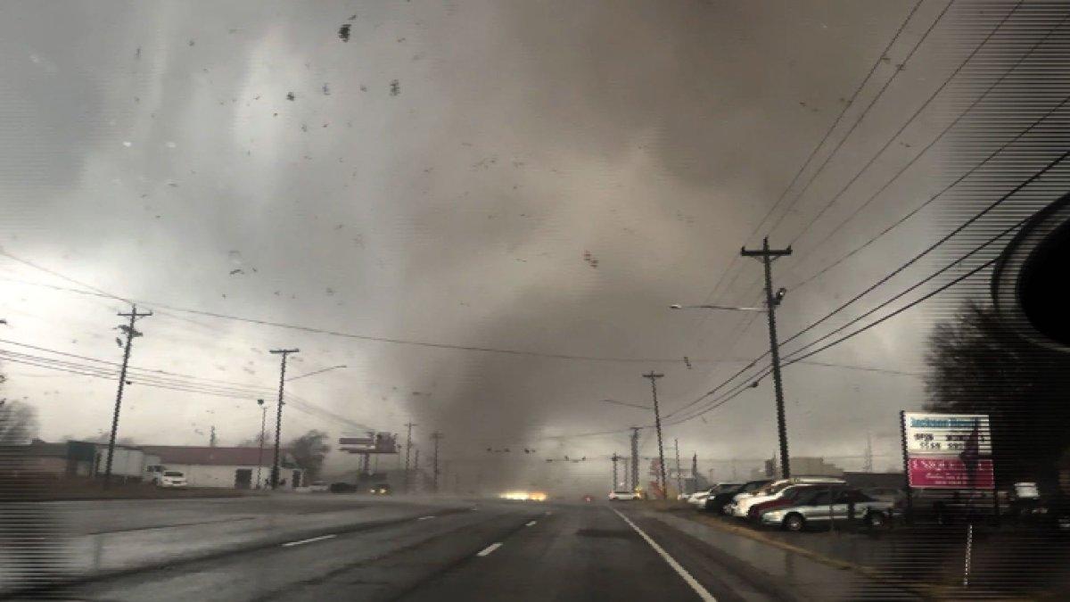 Badai tornado