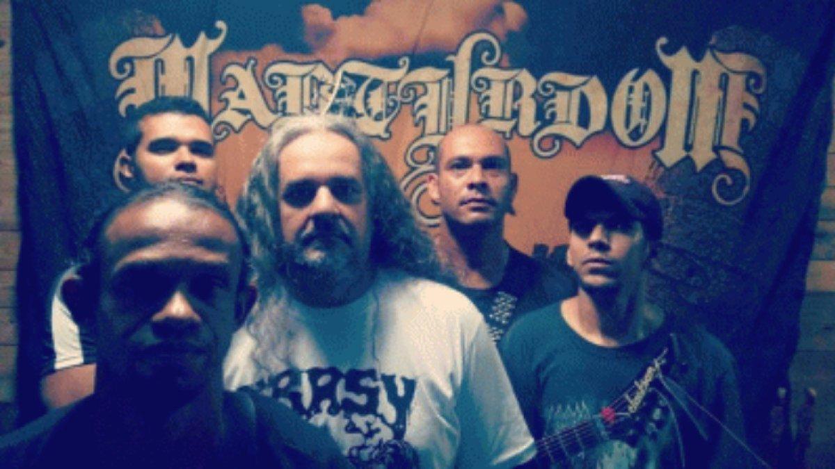 Band metal Martyrdom lempar kepala babi ke arah penonton, kini tuai kecaman