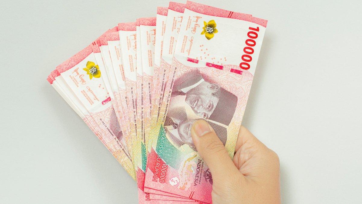 ILUSTRASI UANG - Bantuan Subsidi Upah. Pemerintah kembali menyalurkan Bantuan Subsidi Upah (BSU) sebesar Rp 600.000 mulai Juni 2025. Dana akan dikirimkan melalui lima bank resmi. Siapa saja yang berhak menerima?