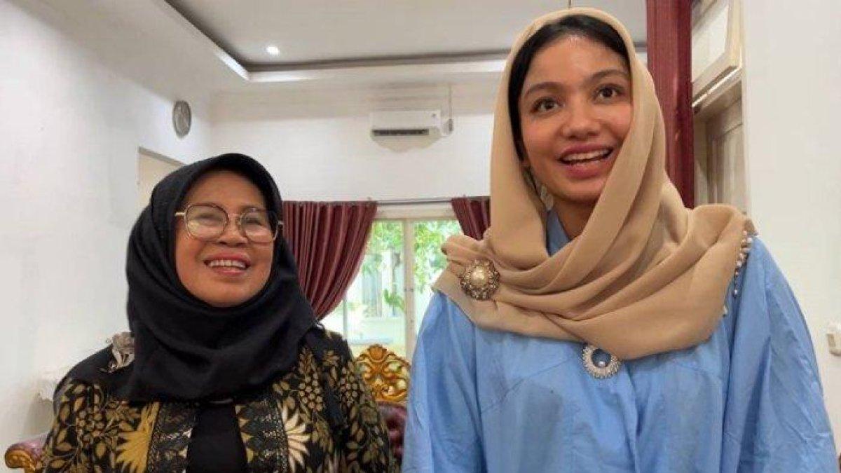 Bapaslon tunggal di Pilkada Dharmasraya; Annisa Suci Ramadhani (kanan) - Leli Arni (kiri), saat ditemui di Kota Padang, Minggu (1/9/2024) sore. Pilkada Dharmasraya 2024 akan menjadi salah satu kontestasi paling menarik, di mana calon tunggal harus berhadapan dengan kotak kosong.
