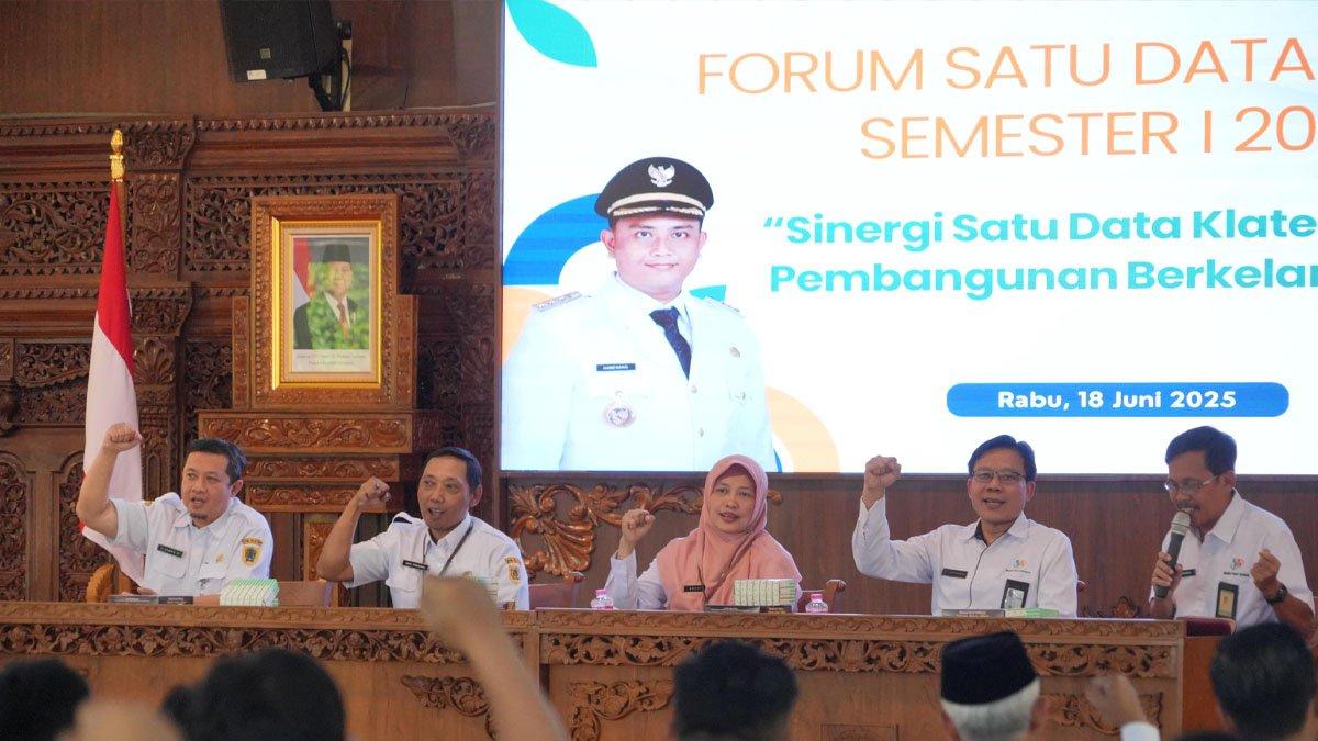 FORUM SATU DATA - Badan Perencanaan Pembangunan Riset dan Inovasi Daerah (Bapperida) Klaten menggelar Forum Satu Data Klaten untuk semester I tahun 2025 di Pendopo Pemkab Klaten, Rabu (18/6/2025).