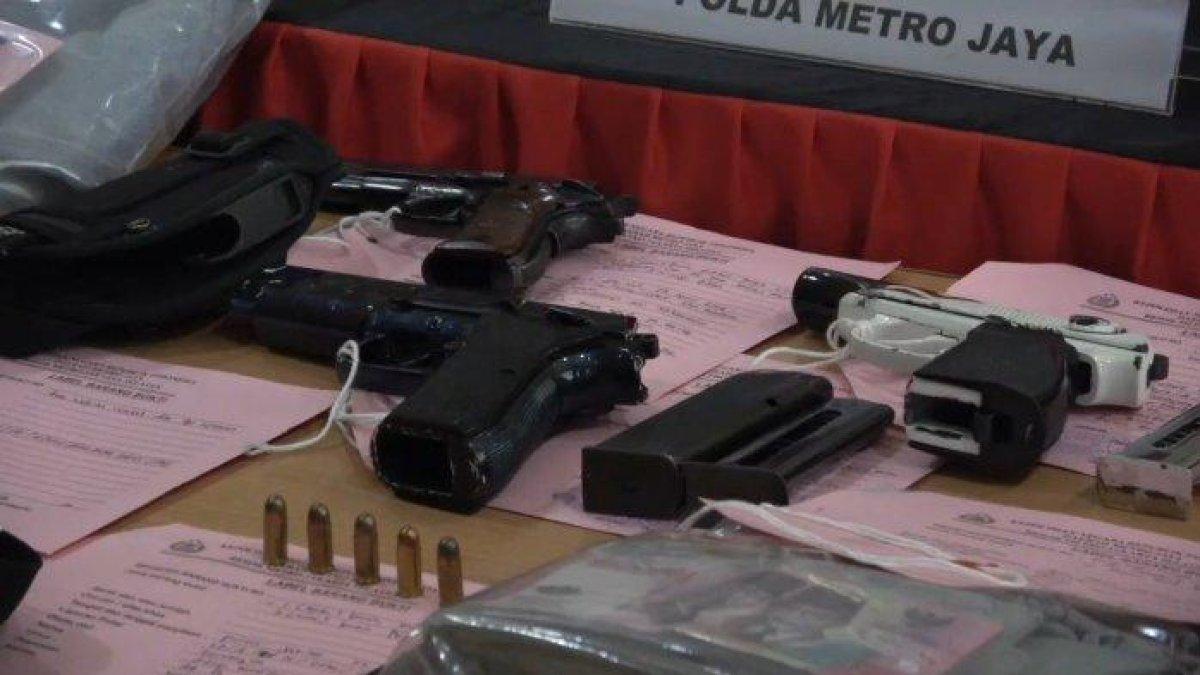 Barang bukti senjata api yang disita polisi dari kasus tewasnya gadis o