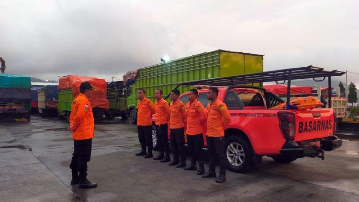 Basarnas Ternate melakukan pencarian helikopter yang hilang kontak di hutan Halmahera, Maluku Utara.