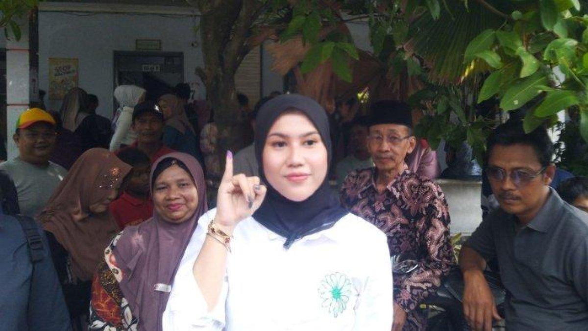 WAKIL BUPATI MUDA - Potret Bellinda Putri Sabrina Birton Wakil Bupati Kudus Terpilih Pilkada 2024 diunduh dari TribunJateng.com pada Selasa (11/2/2025). Bellinda Putri Sabrina Birton merupakan kepala daerah muda yang menang di Pilkada 2024.
