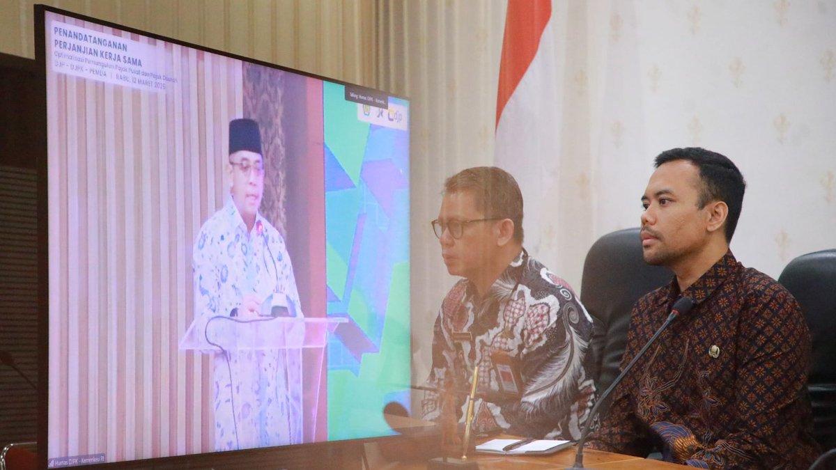 INFO KLATEN - Wakil Bupati Klaten Benny Indra Ardhianto melakukan Penandatanganan Kerja Sama Optimalisasi PKS OP4D antara Direktorat Jenderal Pajak (DJP), Direktorat Jenderal Perimbangan Keuangan (DJPK), dan Pemerintah Daerah Tahap VI Tahun 2025, pada Rabu (12/3/2025).