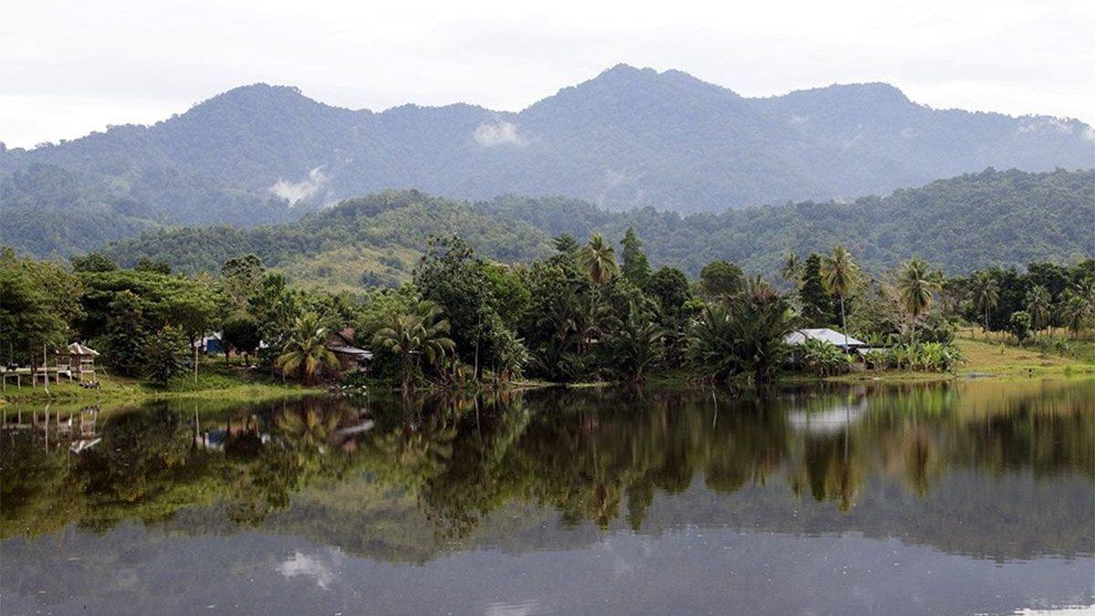 WISATA GORONTALO: Bentang alam danau perintis yang dikelilingi bukit, pesona wisata di Suwawa Bone Bolango, Gorontalo