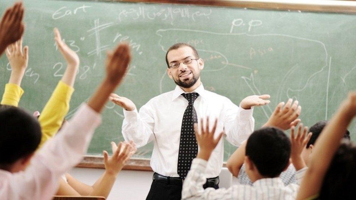 Kunci jawaban soal 'Berikut ini langkah-langkah awal pendidik/guru menuntun murid agar menjadi manusia merdeka, kecuali?'