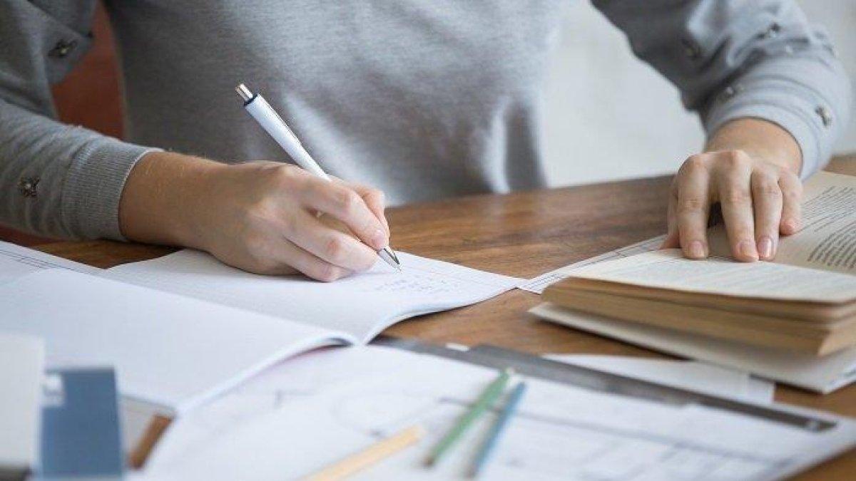 Kamu bisa mengerjakannya lebih dulu sebelum mengecek kunci jawaban yang benar. Berikut soal dan kunci jawaban PAI kelas 11 halaman 97.