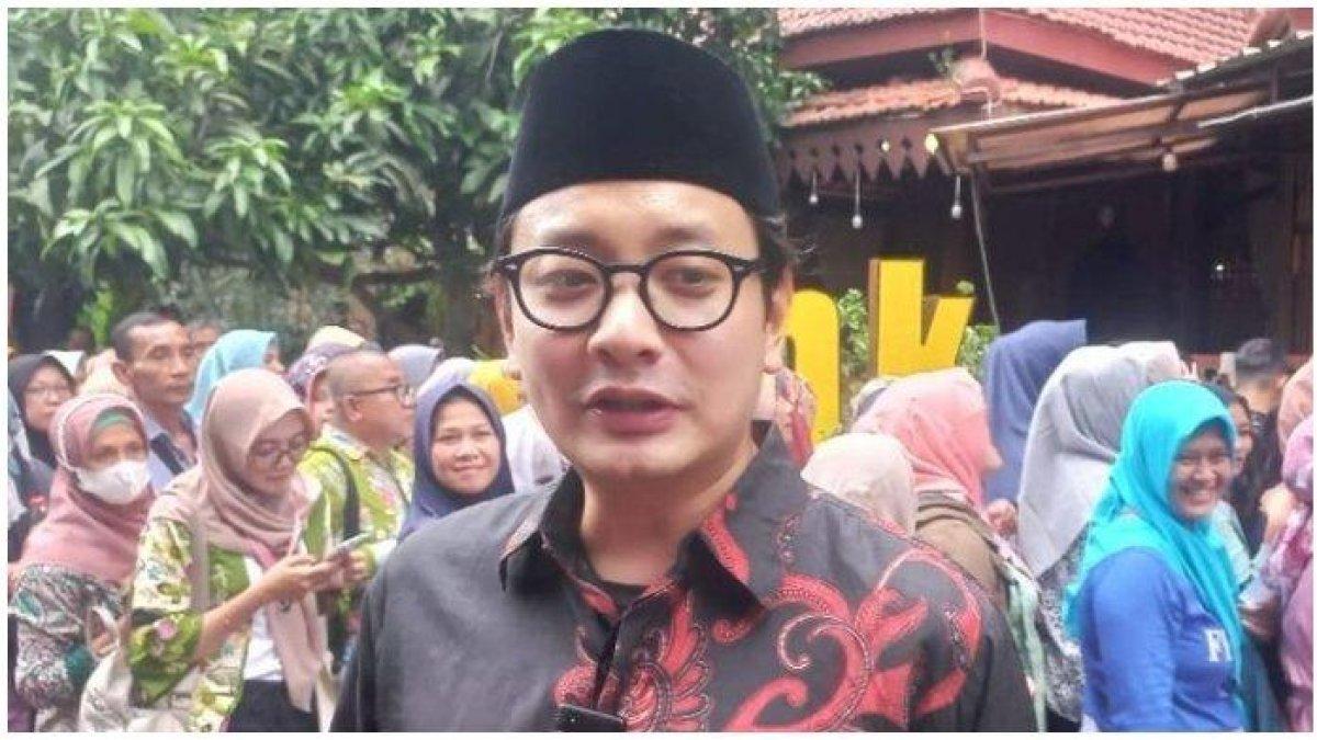 WAKIL BUPATI PURWOREJO - Berikut sosok dan profil Dion Agasi Setiabudi Wakil Bupati (Wabup) Purworejo yang dilantik Prabowo Subianto.