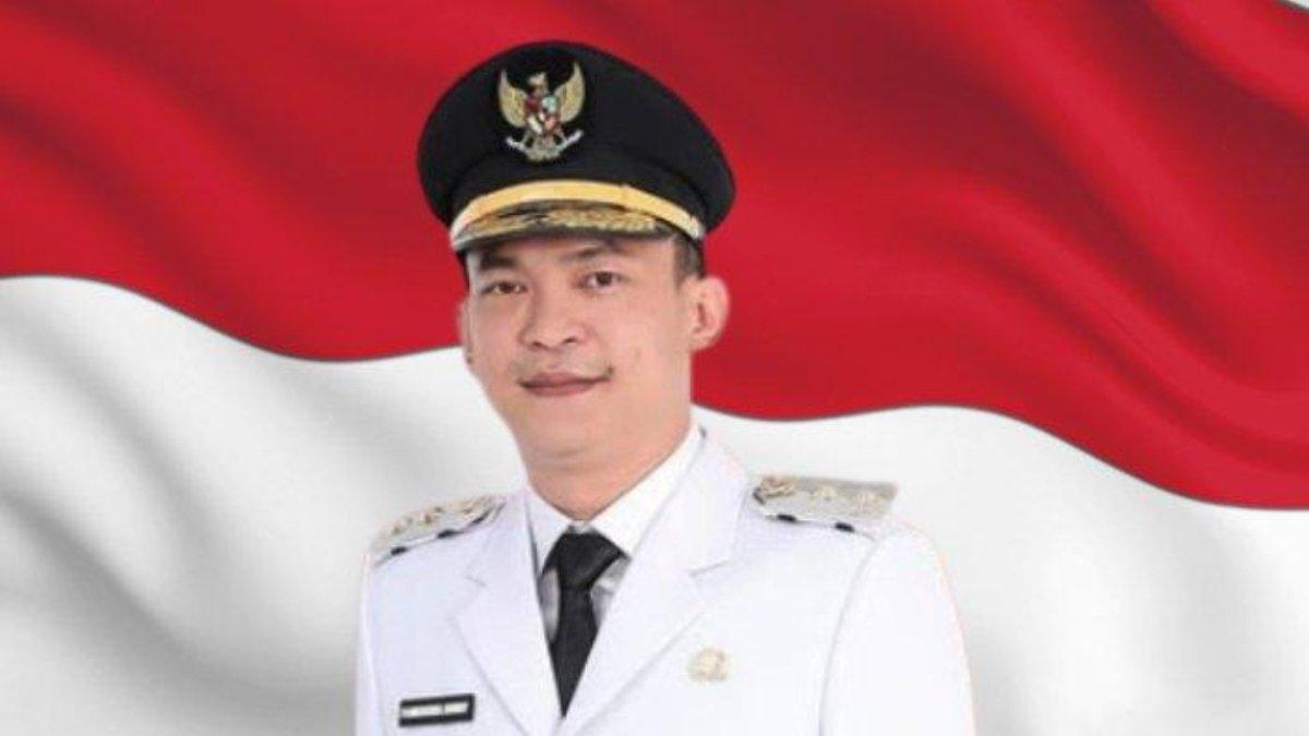 PROFIL KEPALA DAERAH - Berikut sosok dan profil Florensius Ronny Wakil Bupati Sintang yang dilantik Prabowo Subianto.