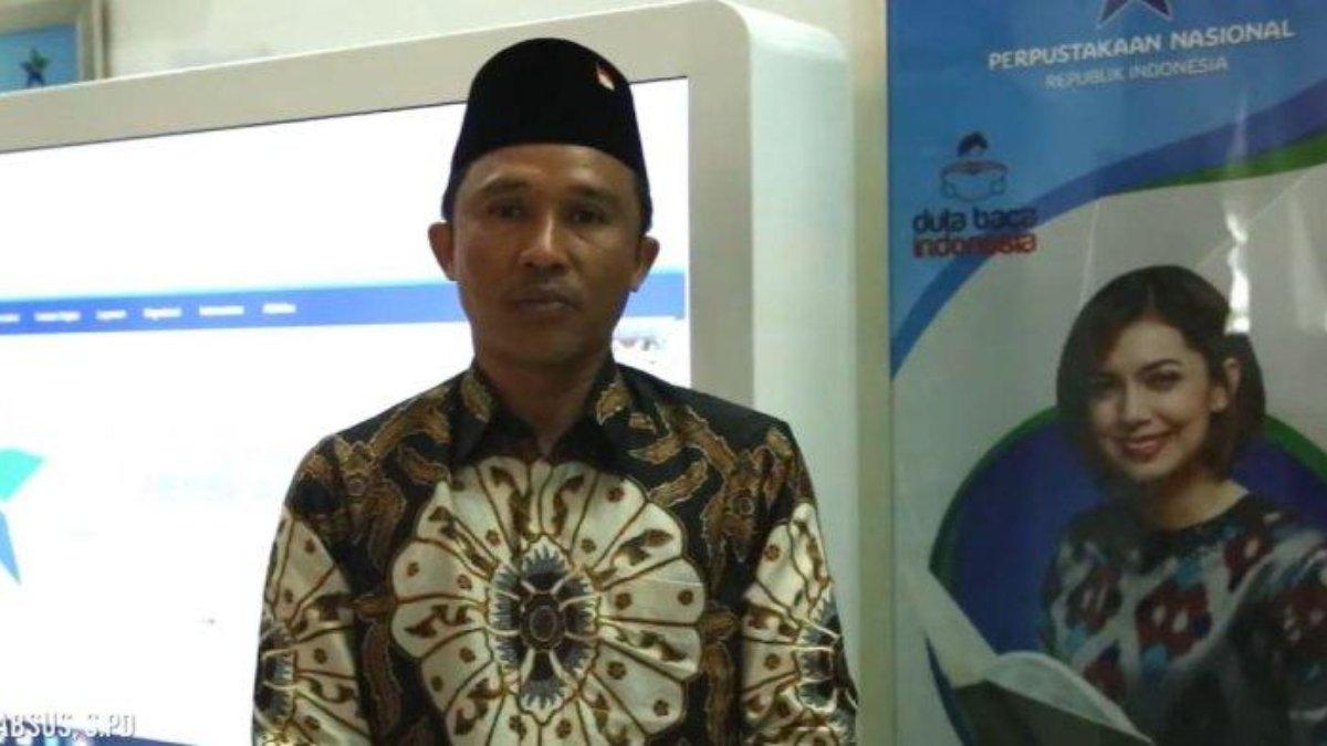 BUPATI LAMPUNG BARAT - Berikut sosok dan profil Parosil Mabsus, Bupati Lampung Barat yang dilantik Prabowo Subianto.