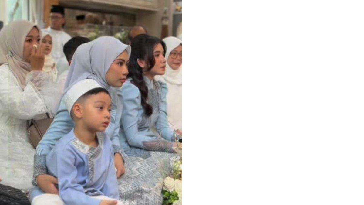 Bersama putra Irish Bella