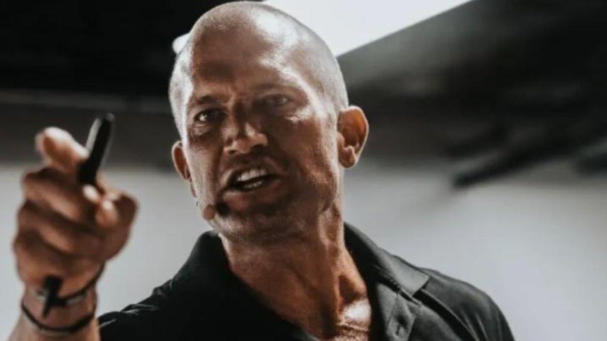 Bos pecat karyawannya yang perutnya tak six packf