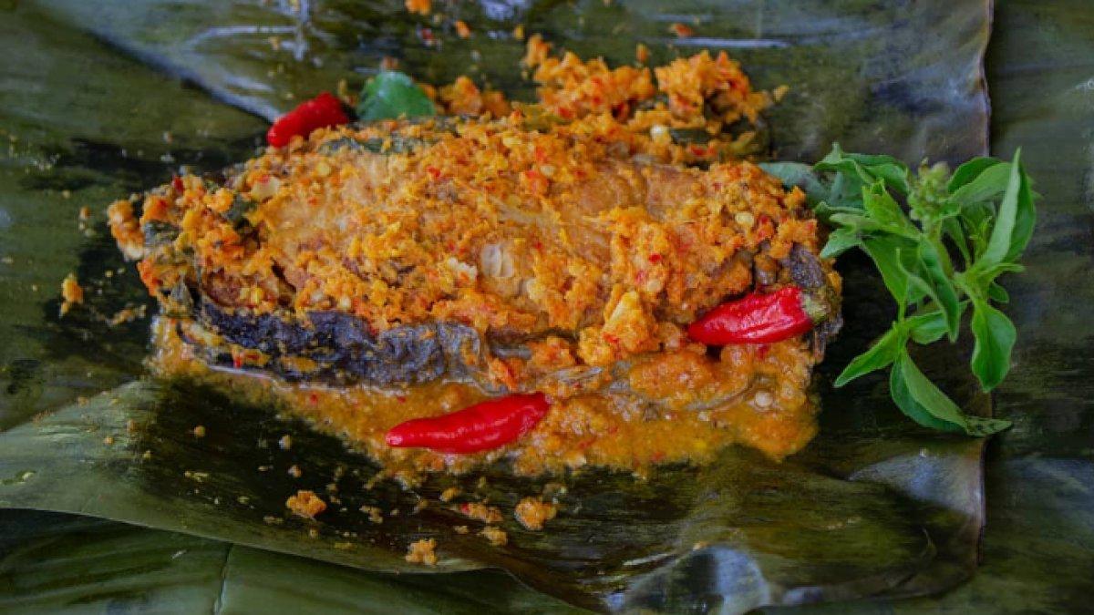 KULINER KHAS SRAGEN: