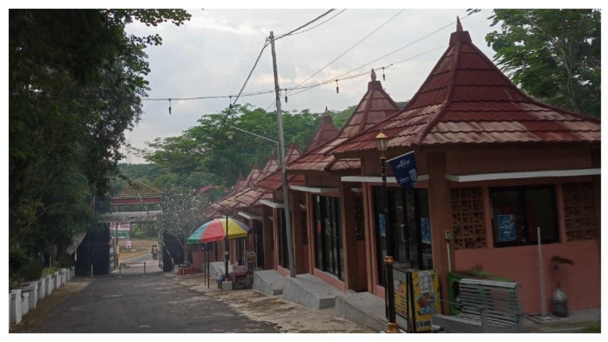 REKOMENDASI OBYEK WISATA: Jalan-jalan di Bukit Sidoguro makin seru dengan deretan warung khas ini!