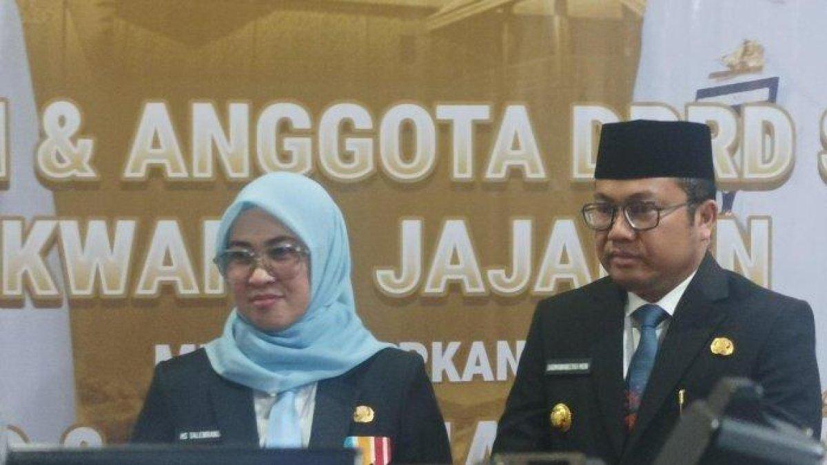 100 HARI KERJA - Bupati Gowa, Husniah Talenrang, menyampaikan lima program 100 hari kerja dalam rapat paripurna di DPRD Gowa, Senin (3/3/2025).
