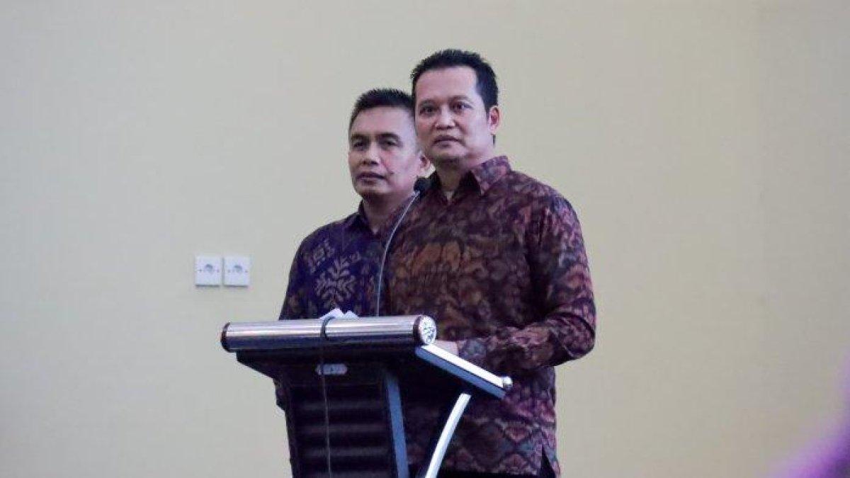 100 HARI KERJA - Bupati Jembrana, I Made Kembang Hartawan bersama Wakil Bupati I Gede Ngurah Patriana Krisna.