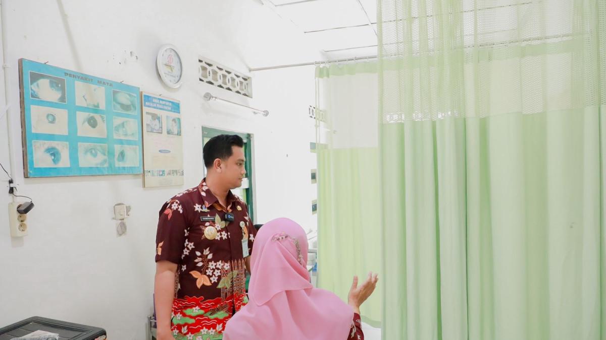 HAMENANG SIDAK ASN - Bupati Klaten Hamenang Wajar Ismoyo sidak di Puskesmas Kecamatan Klaten Tengah.