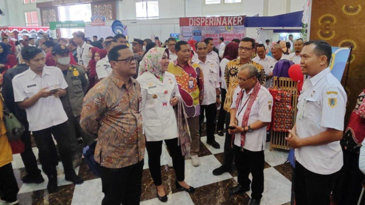 Bupati Klaten, Sri Mulyani mengikuti Expo Pengawasan dan Pelayanan Publik