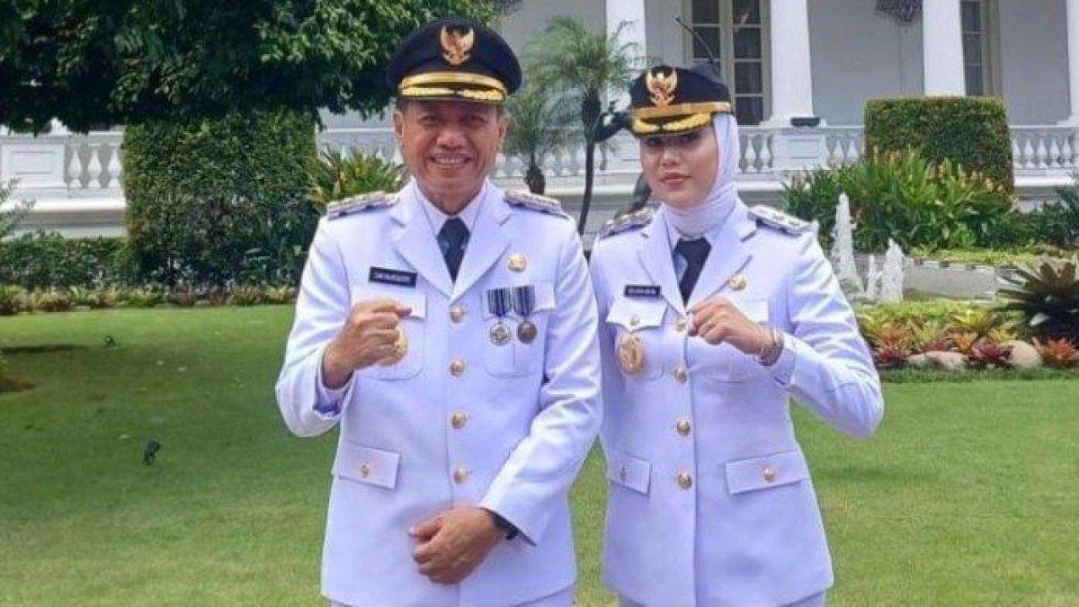 WAKIL BUPATI TERMUDA - Bupati Kudus Sam'ani Intakoris dan Wakil Bupati Bellinda Putri Sabrina Birton berfoto bersama seusai pelantikan kepala daerah di Istana Negara Kamis (20/2/2025). Bellinda Putri Sabrina Birton jadi wakil bupati termuda Indonesia.