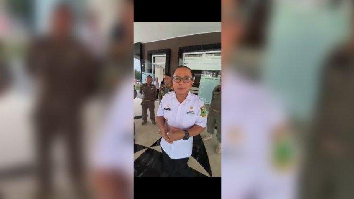 100 HARI KERJA - Bupati Kuningan Dian Rachmat Yanuar saat ditemui di Setda Kuningan, Rabu (12/3/2025).