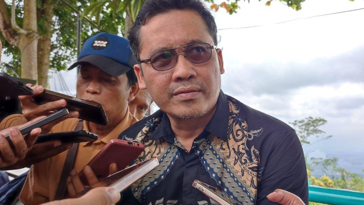 BUPATI MAGELANG - Bupati Magelang terpilih Grengseng Pamuji saat memberikan keterangan, Senin (10/2/2025).