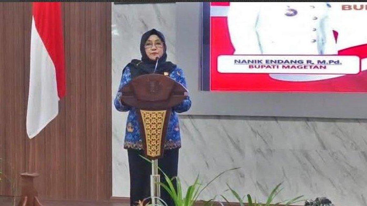 PROGRAM BUPATI MAGETAN - Bupati Magetan Nanik Endang Rusminiarti memberikan sambutan dalam Forum Konsultasi Publik Rencana Pembangunan Jangka Menengah Daerah (RPJMD) 2025-2029, yang digelar di Ruang Rapat Ki Mageti, Selasa (17/6/2025). Forum tersebut menghasilkan 5 program yang menjadi prioritas pembangunan daerah.