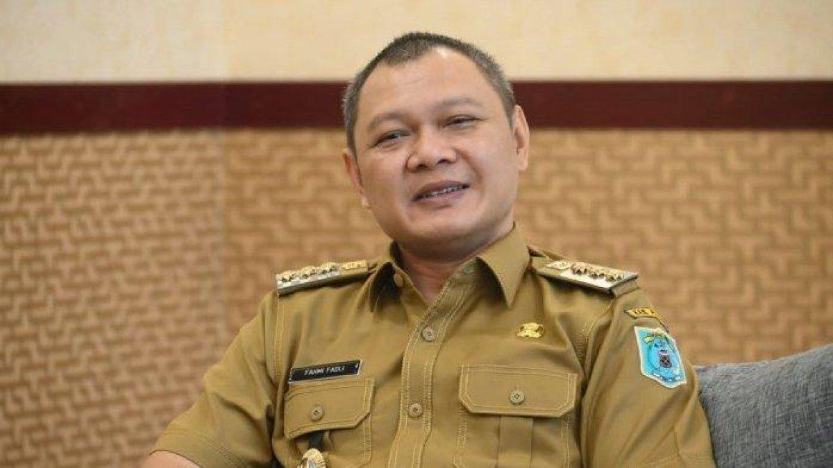 FAHMI FADLI - Bupati Paser yang juga Ketua DPC Partai Kebangkitan Bangsa ( PKB ) Paser dr Fahmi Fadli digadang maju di Pilgub Kaltim 2024.