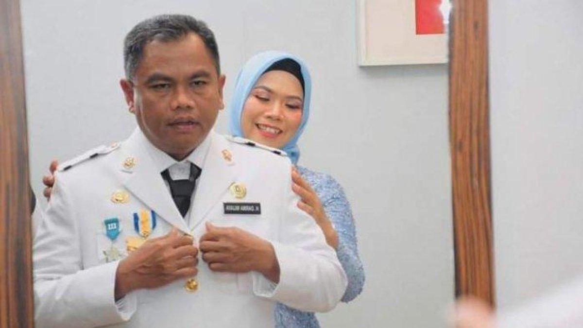 BUPATI SERGAI - Bupati Sergai, Darma Wijaya dan istri sebelum mengikuti kegiatan pelantikan Jumat, (26/2/2021). Darma Wijaya merupakan pemenang Pilkada Sergai 2024.
