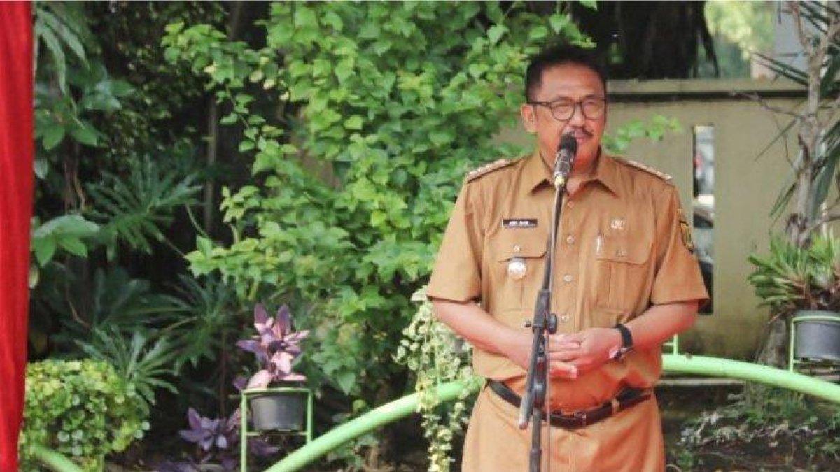 100 HARI KERJA - Bupati Sukabumi, Asep Japar ajak jajarannya pastikan setiap program memberikan manfaat untuk masyarakat.