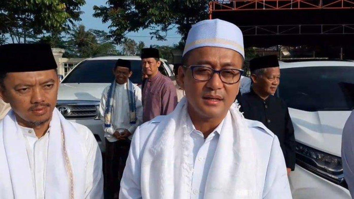 PROGRAM BUPATI TASIKMALAYA - Bupati Tasikmalaya Cecep Nurul Yakin ketika memberikan keterangan soal aktivitas tambang di wilayah Galunggung, Jumat (6/6/2025).