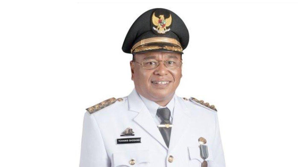 Bupati Toraja Utara, Yohannis Bassang