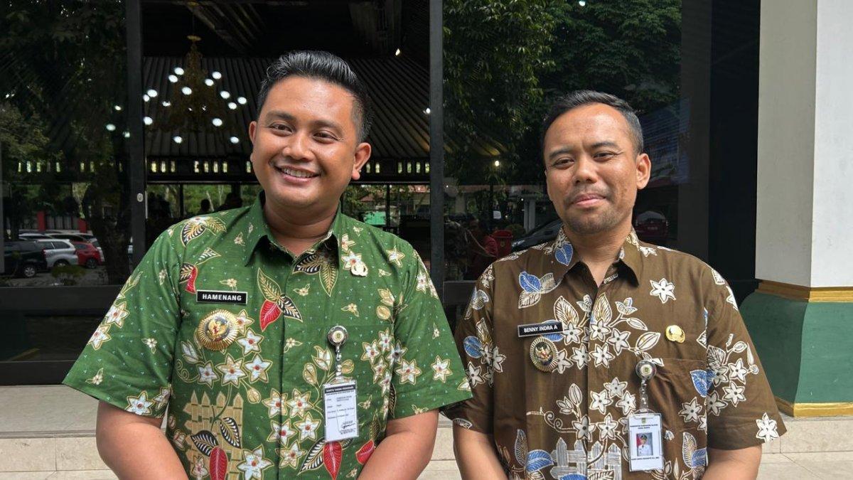 100 HARI KERJA - Bupati-Wabup Klaten Hamenang Wajar Ismoyo-Benny Indra Ardhianto.