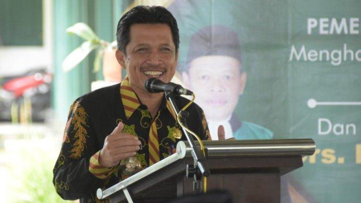 BUPATI WONOSOBO - Bupati Wonosobo, Afif Nurhidayat, menghadiri kegiatan pisah sambut Ketua Pengadilan Agama (PA) Wonosobo lama dengan yang baru berlangsung di Pendopo Bupati Belakang, Kamis (8/12/2022). Afif Nurhidayat merupakan bupati Wonosobo 2025-2030.