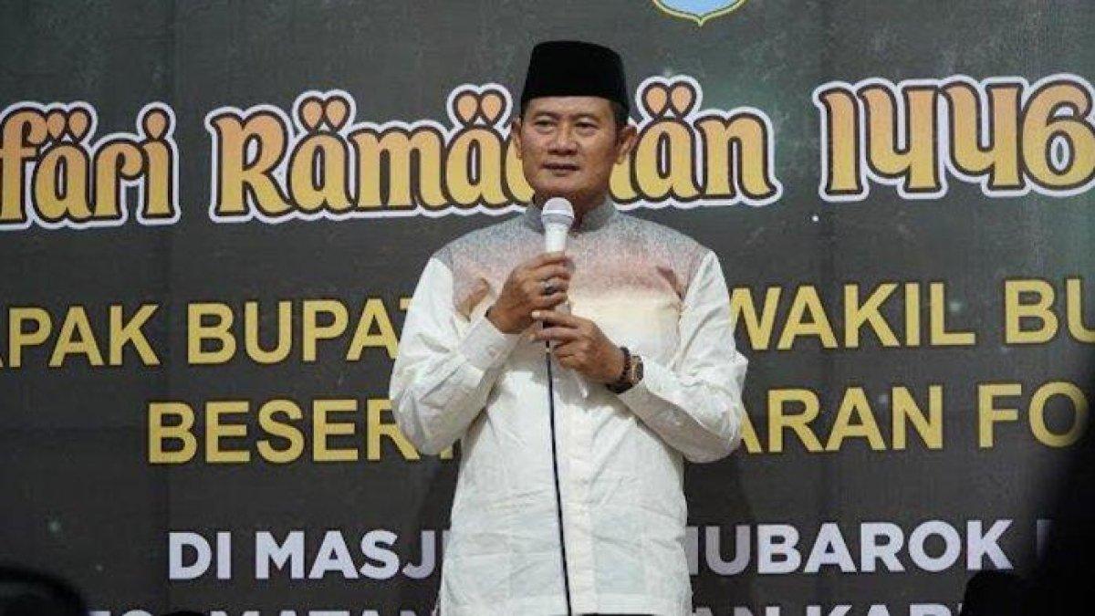 100 HARI KERJA - Bupati Yuhronur Efendi menjadi salah satu di antara 8 narasumber pemimpin Jatim di acara di acara talk show dengan tema Gebrakan Sang Pemimpin untuk Memajukan UMKM dan Pariwisata di Jatim pada HUT Tribunjatim ke 8 di Dyandra Convention Center Surabaya, Rabu (12/3/2025) sore.