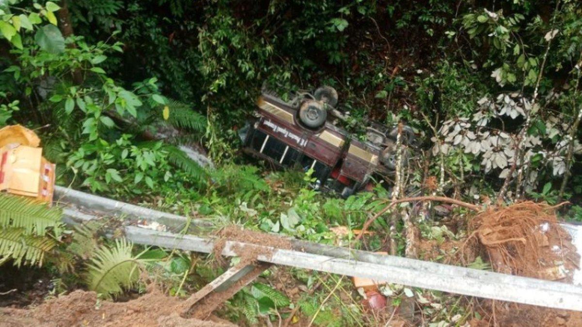 Bus masuk jurang sedalam 30 meter di Tapanuli Utara Sumut