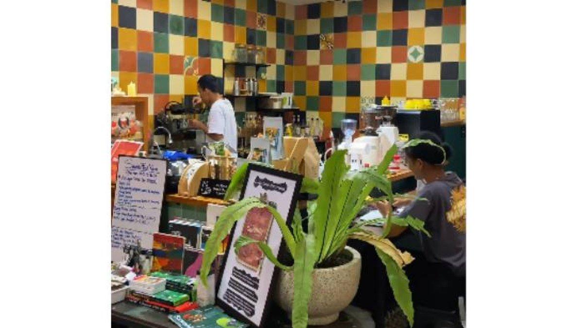 KAFE DI KLATEN: Cafe Sawahita